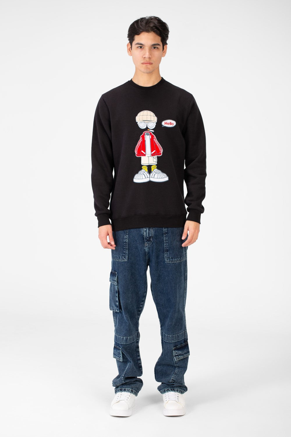 سويت شيرت رجالي برقبة مستديرة وطبعة أمامية