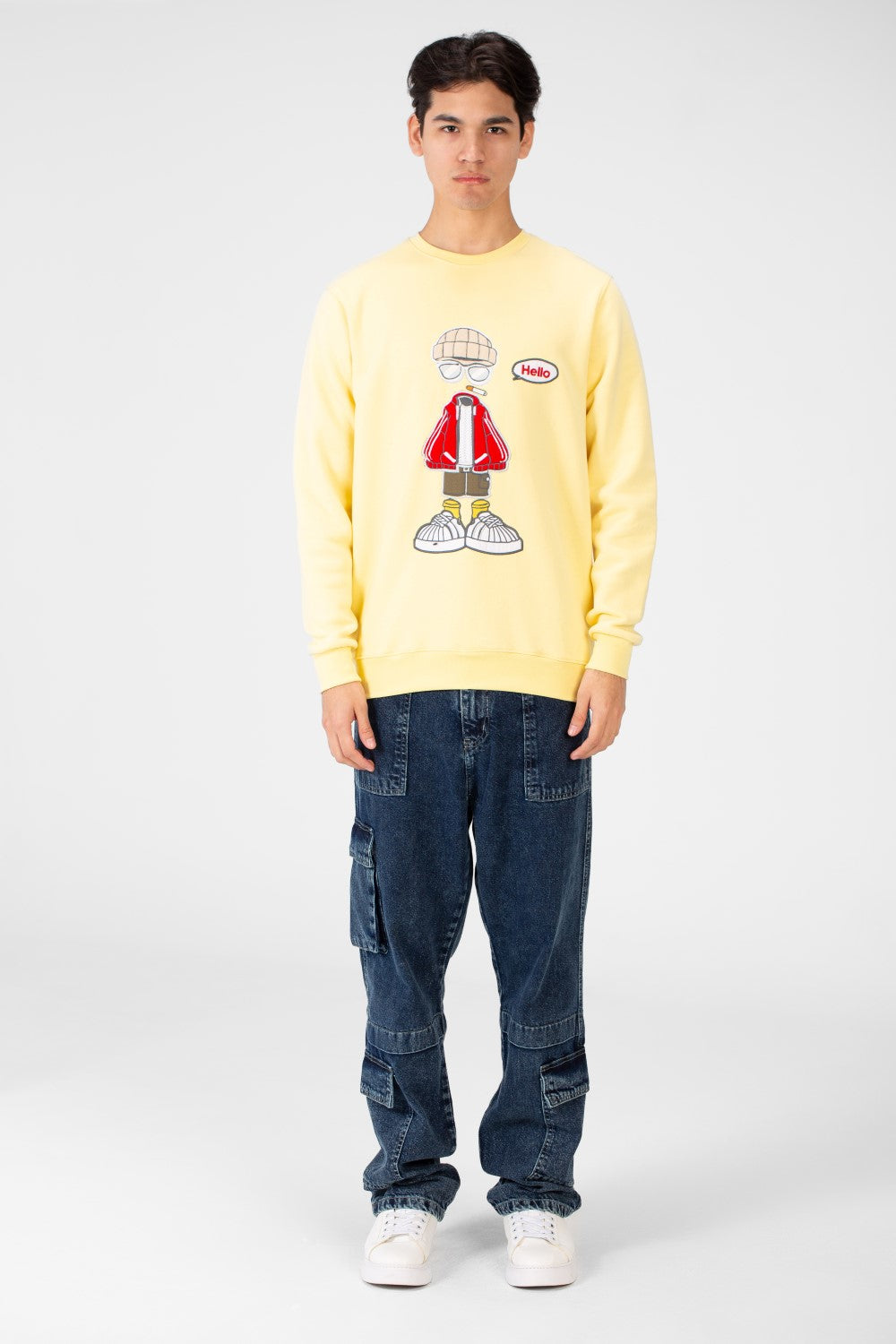 سويت شيرت رجالي برقبة مستديرة وطبعة أمامية