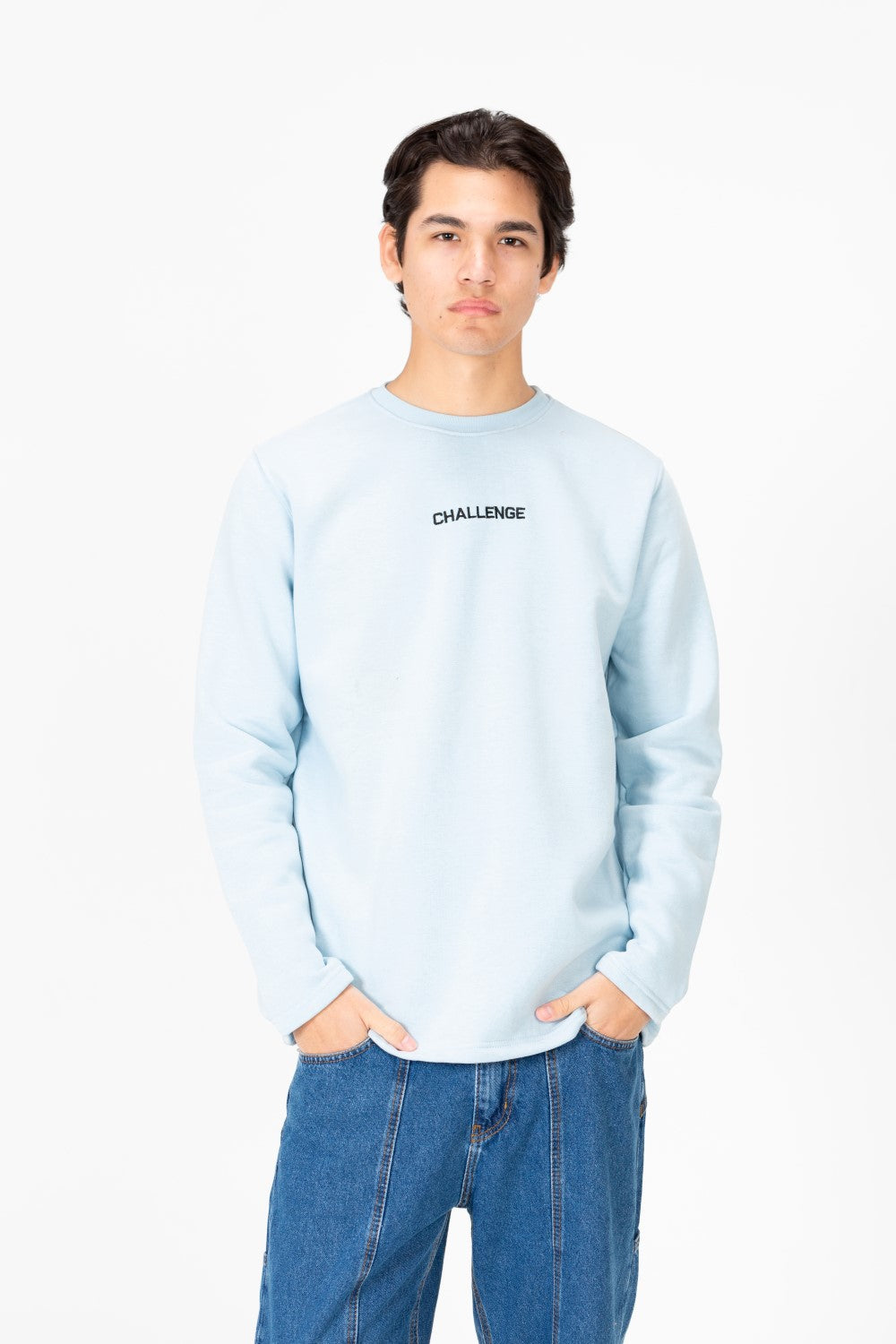 سويت شيرت رجالي بطبعة نصية ورقبة دائرية