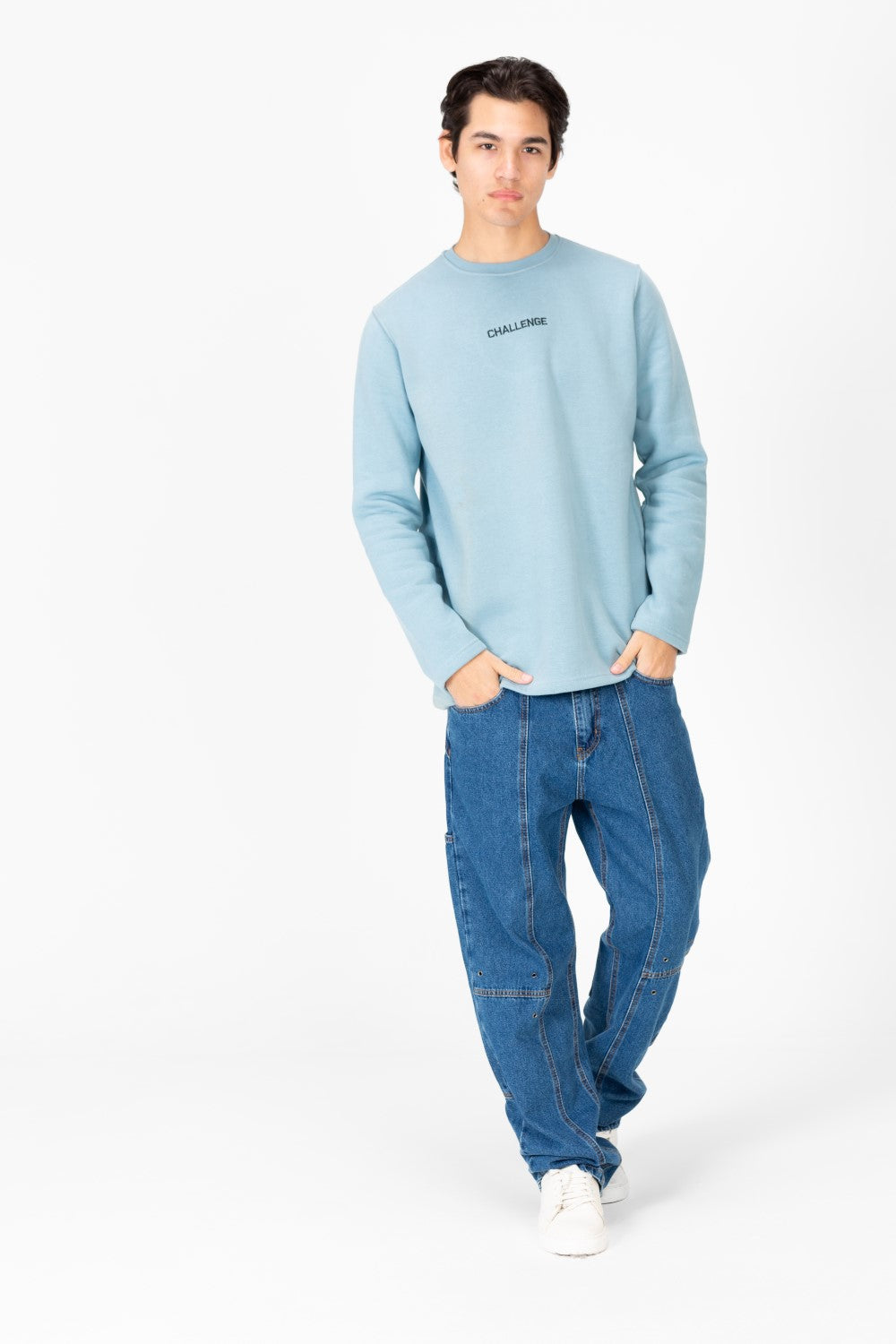 سويت شيرت رجالي بطبعة نصية ورقبة دائرية