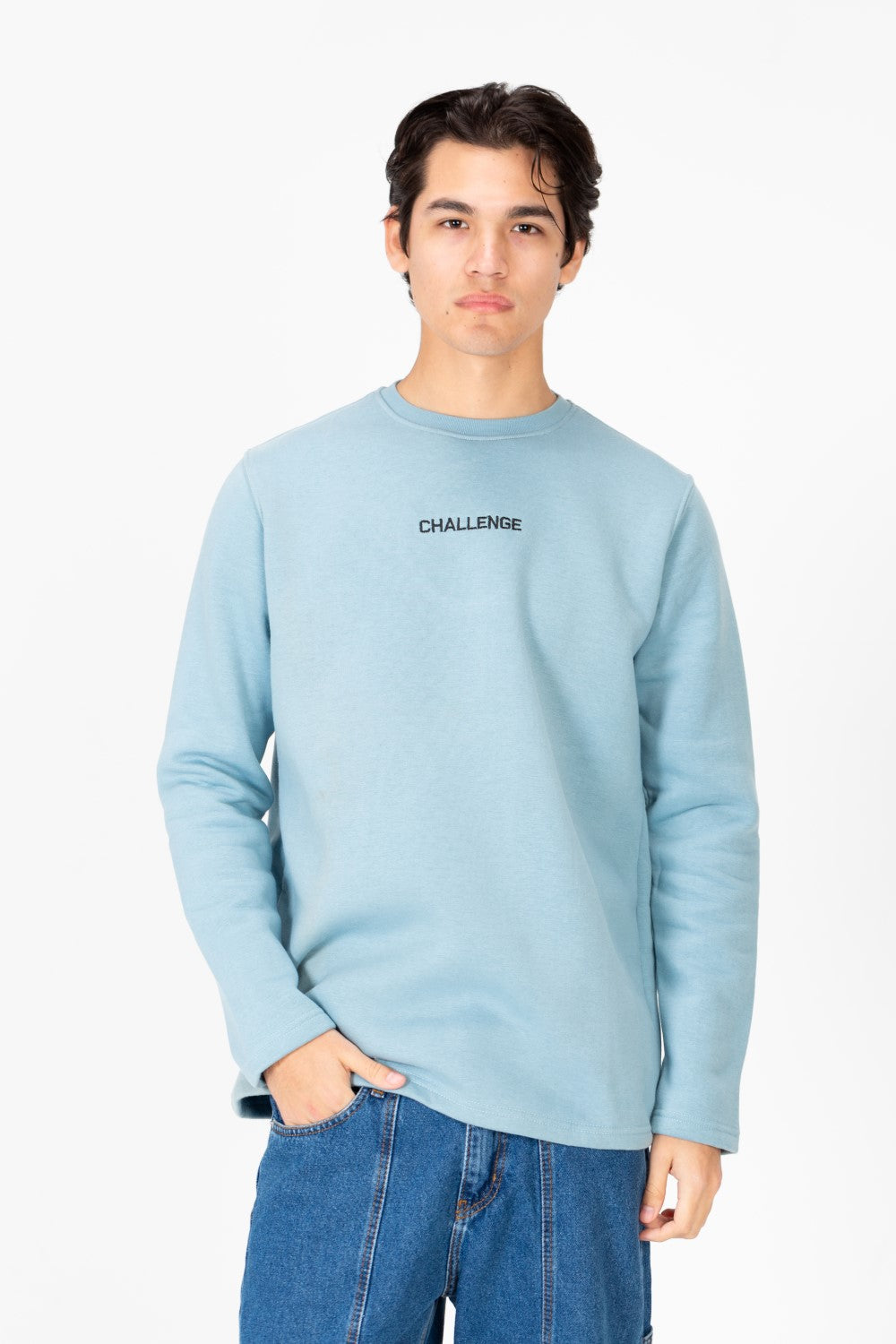 سويت شيرت رجالي بطبعة نصية ورقبة دائرية