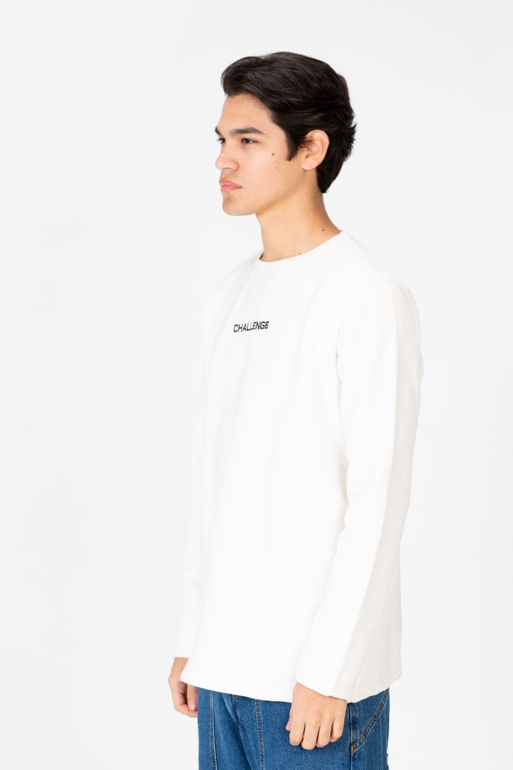 سويت شيرت رجالي بطبعة نصية ورقبة دائرية