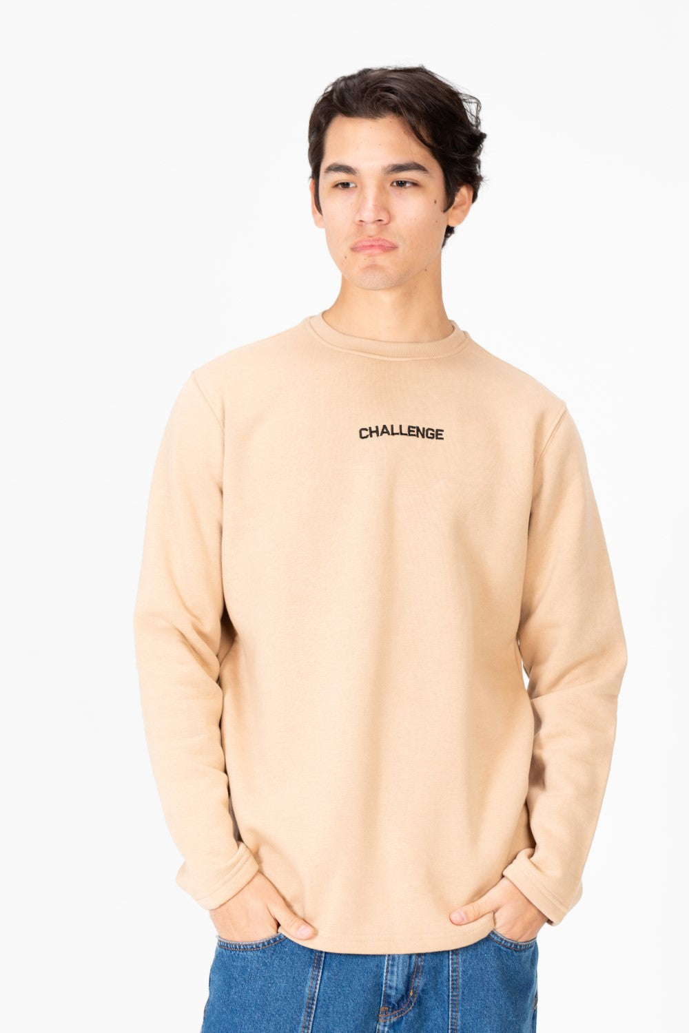 سويت شيرت رجالي بطبعة نصية ورقبة دائرية