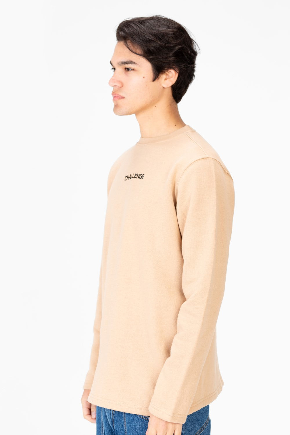 سويت شيرت رجالي بطبعة نصية ورقبة دائرية