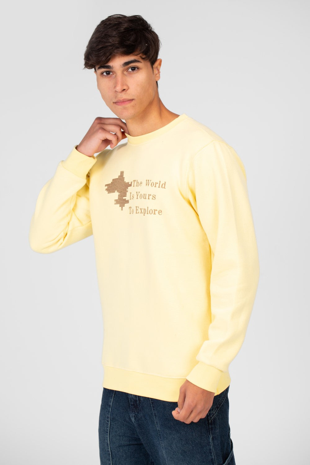 سويت شيرت رجالي بطبعة جرافيكية ورقبة دائرية