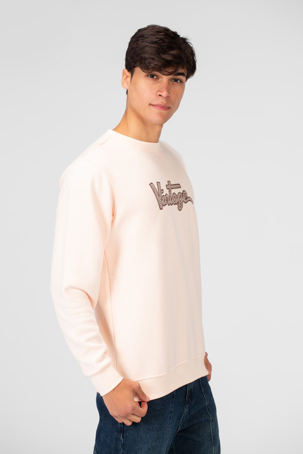 سويت شيرت رجالي برقبة دائرية وطبعة نص أمامية