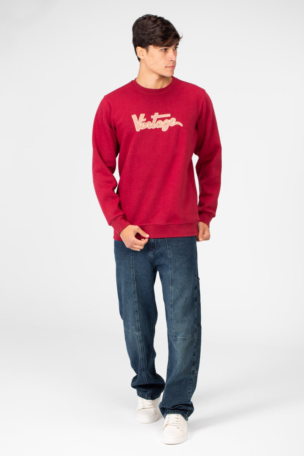 سويت شيرت رجالي برقبة دائرية وطبعة نص أمامية