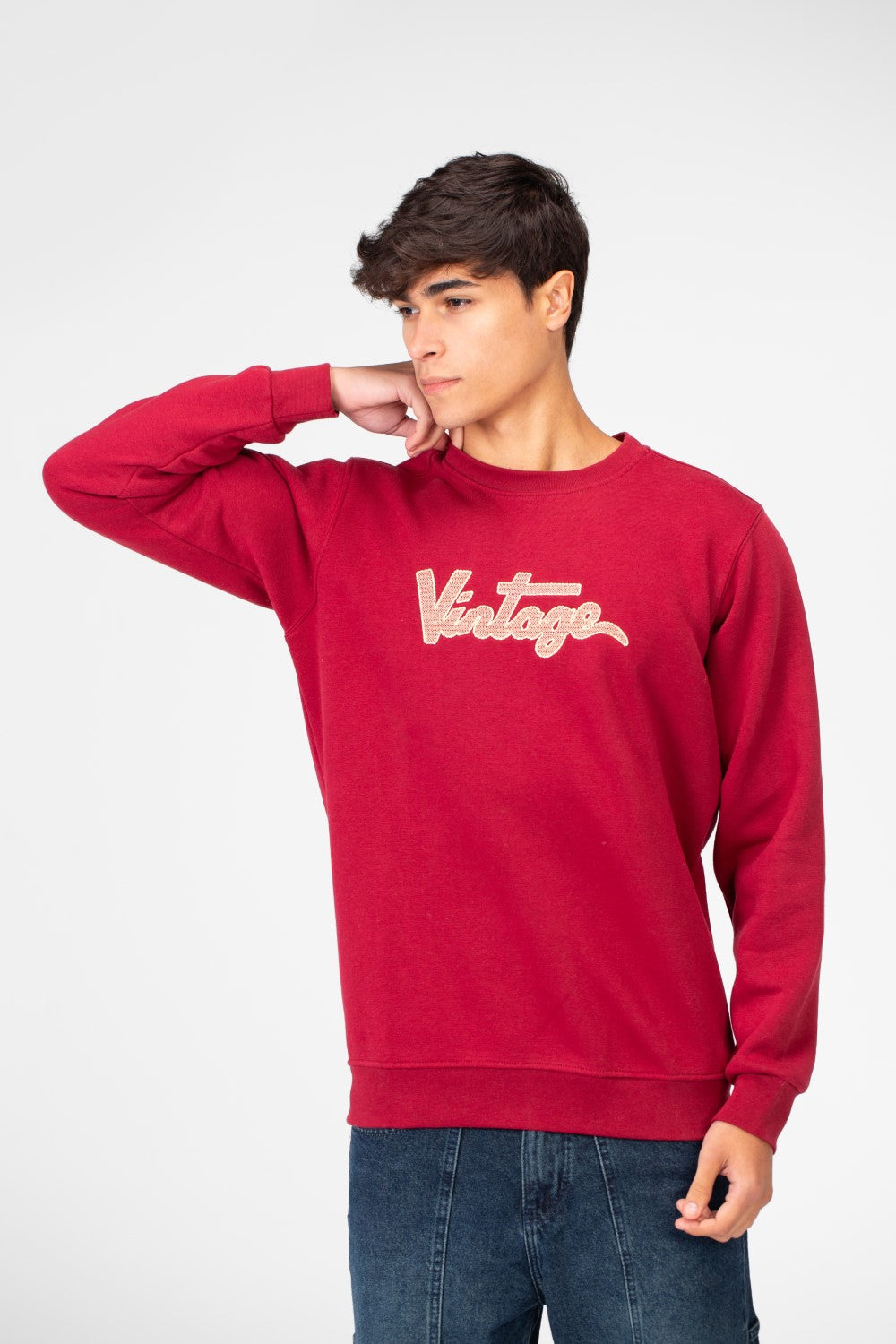 سويت شيرت رجالي برقبة دائرية وطبعة نص أمامية