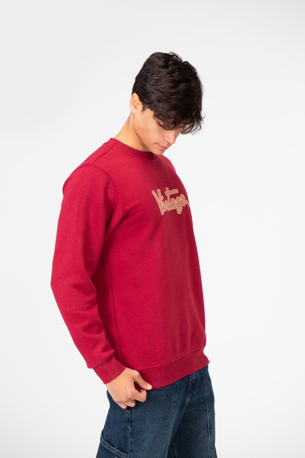 سويت شيرت رجالي برقبة دائرية وطبعة نص أمامية