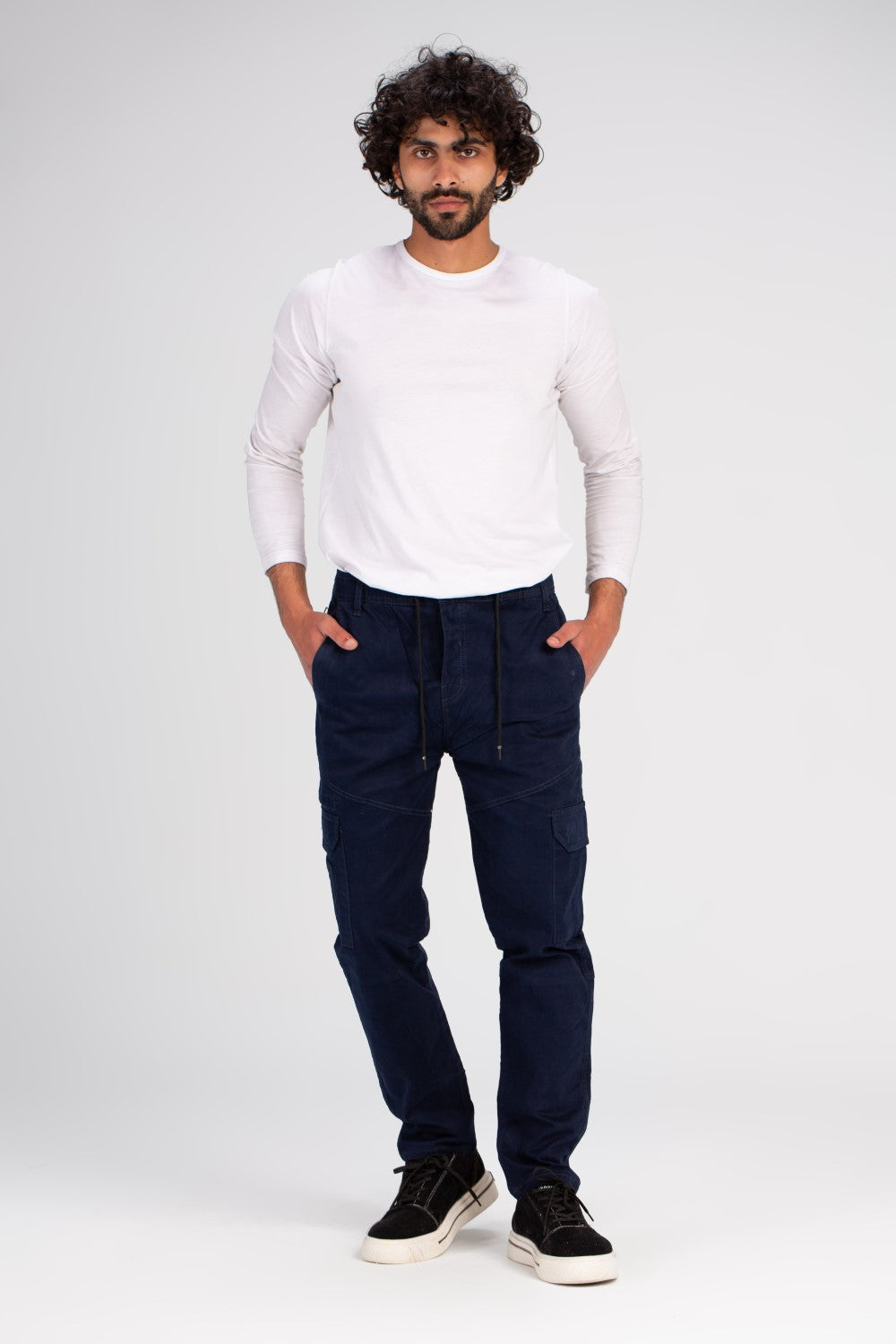 بنطلون رجالي كارغو أساسي مصنوع من قماش الجبردين الناعم