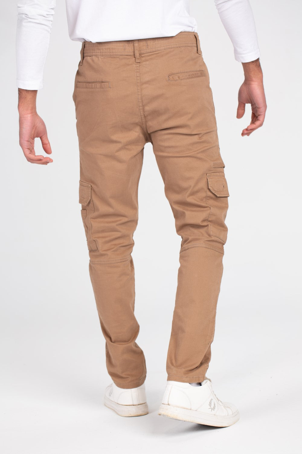 بنطلون رجالي كارغو أساسي مصنوع من قماش الجبردين الناعم
