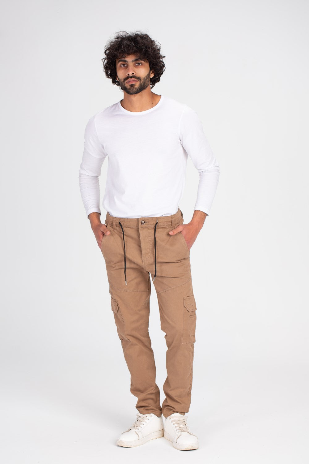 بنطلون رجالي كارغو أساسي مصنوع من قماش الجبردين الناعم
