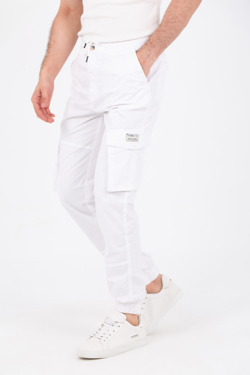 Mens Gabardine Pants With Elastic Waistband And Modern Side Pockets