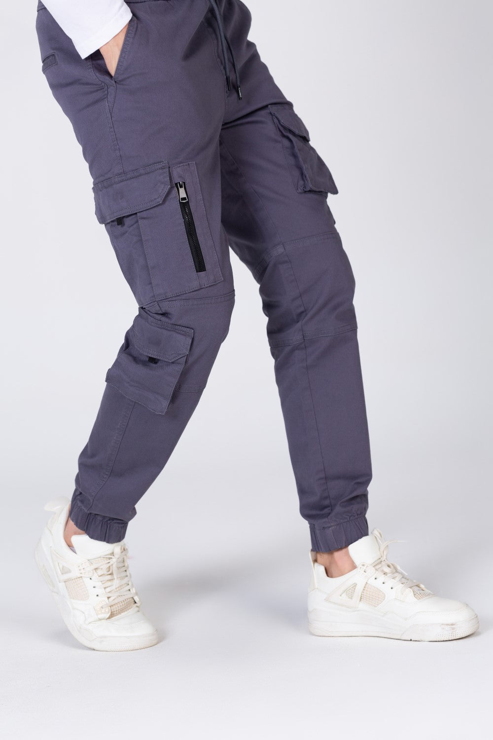 بنطلون رجالي من قماش الجبردين بخصر مطاطي وجيوب وسحاب أمامي