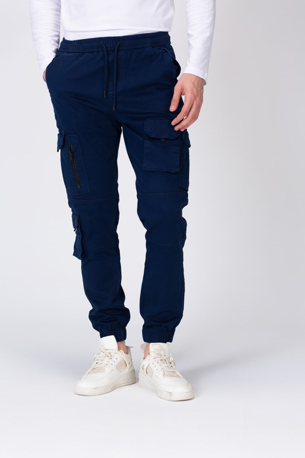 بنطلون رجالي من قماش الجبردين بخصر مطاطي وجيوب وسحاب أمامي