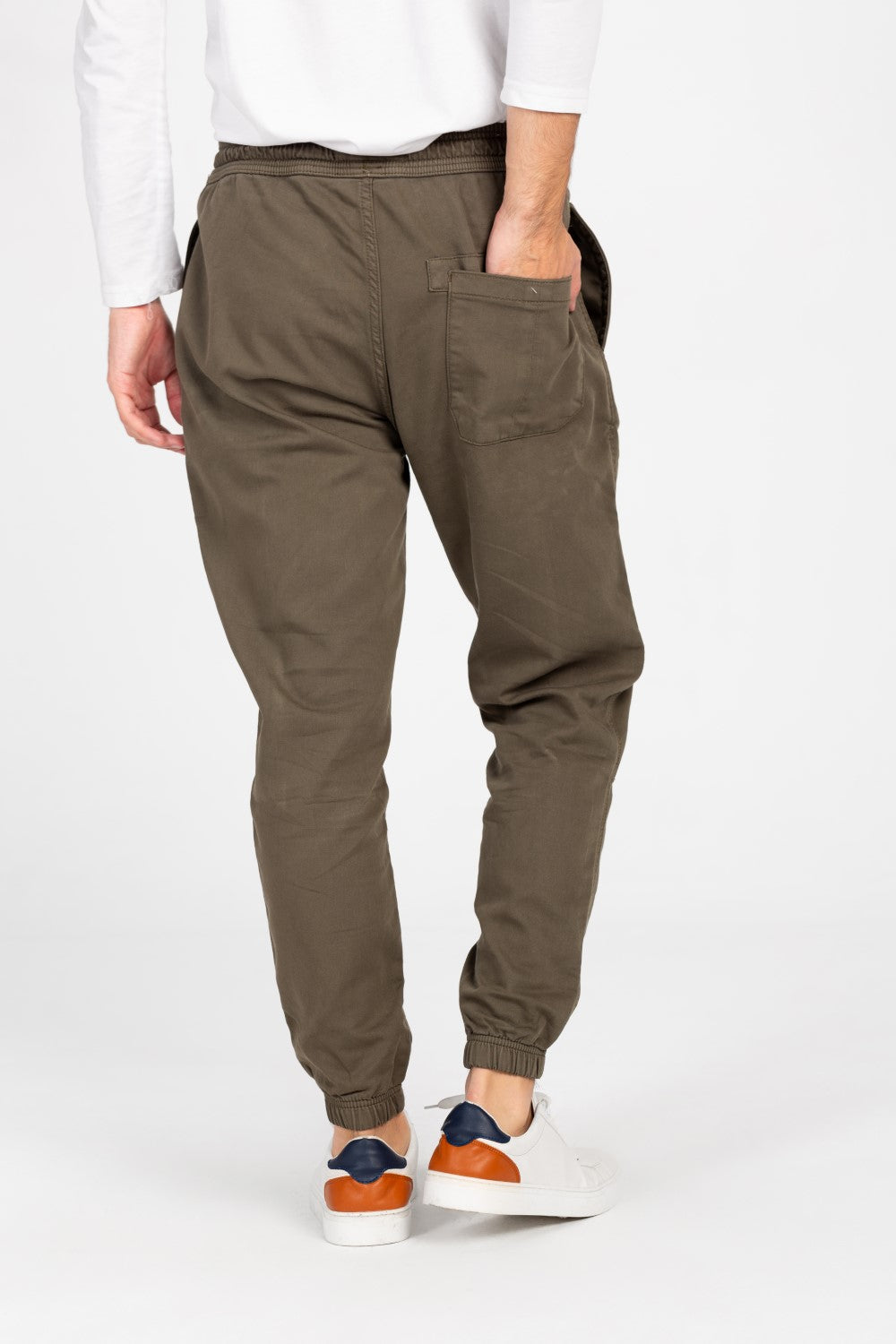 بنطلون شروال رجالي من الجبردين مع جيوب بقصّة فريدة