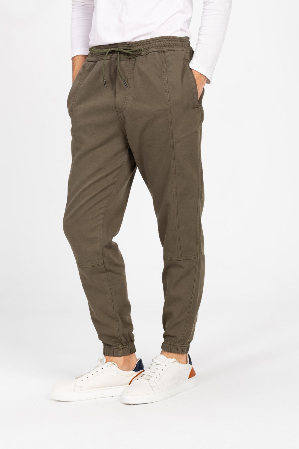 بنطلون شروال رجالي من الجبردين مع جيوب بقصّة فريدة