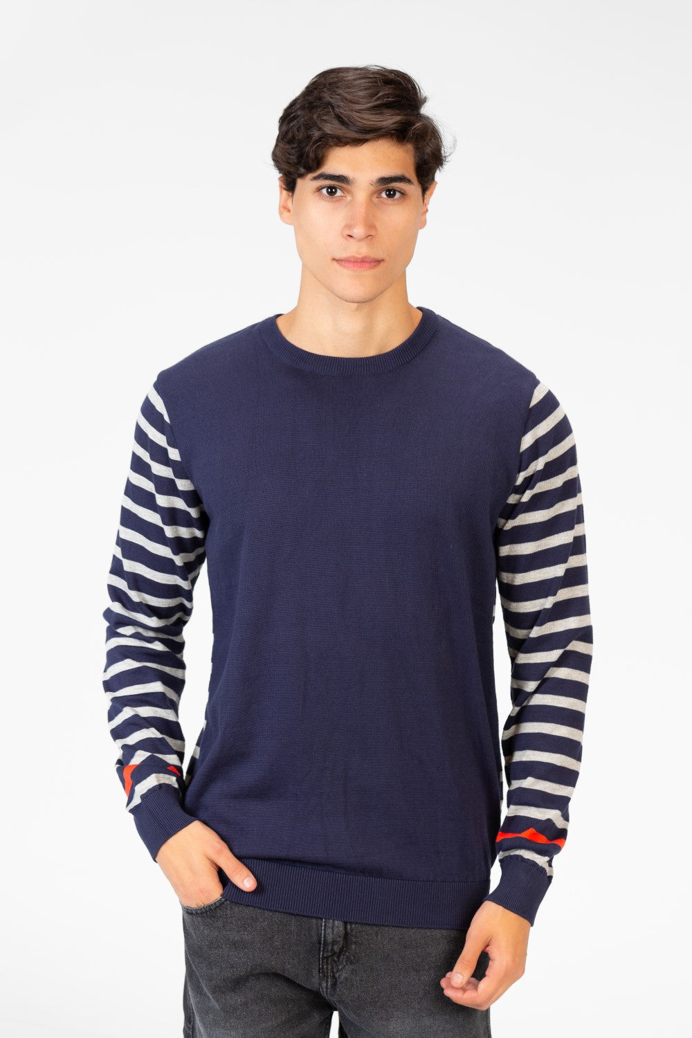 Men's Round Neck Pullover With Sleeves & Back Striped