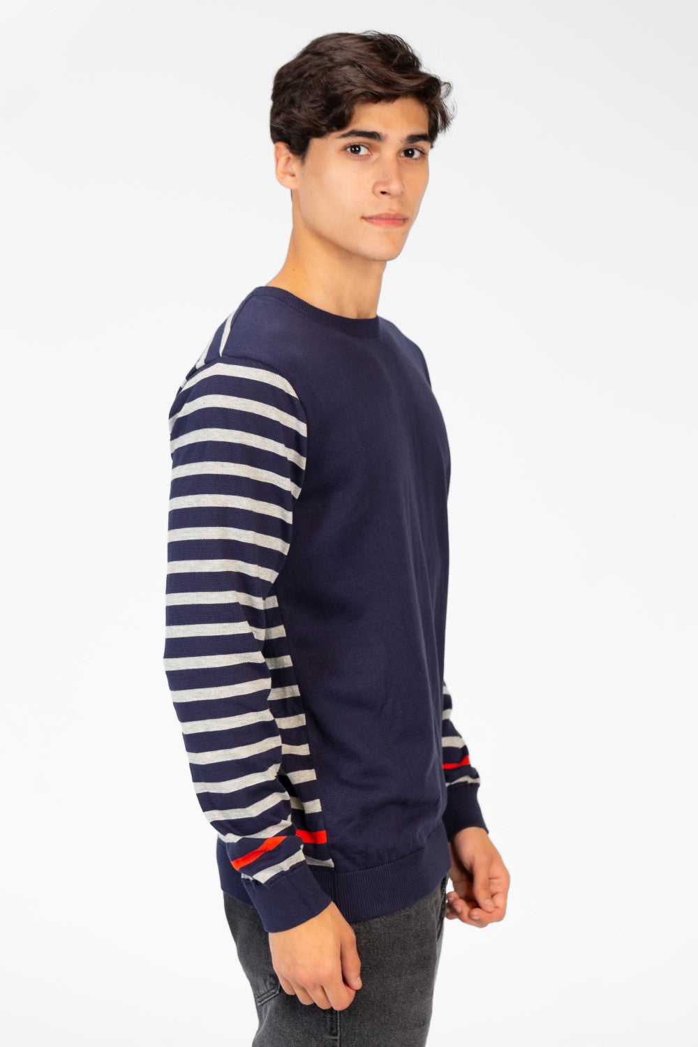 Men's Round Neck Pullover With Sleeves & Back Striped