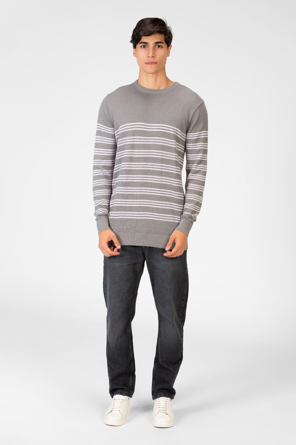 Men's Striped Sweater Pullover With Round Neck And Long Sleeves