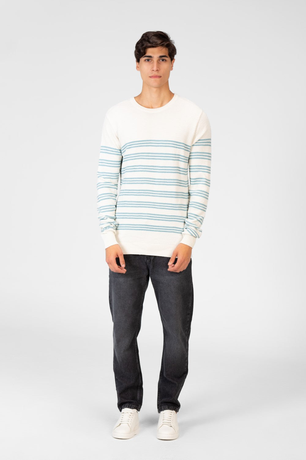 Men's Striped Sweater Pullover With Round Neck And Long Sleeves