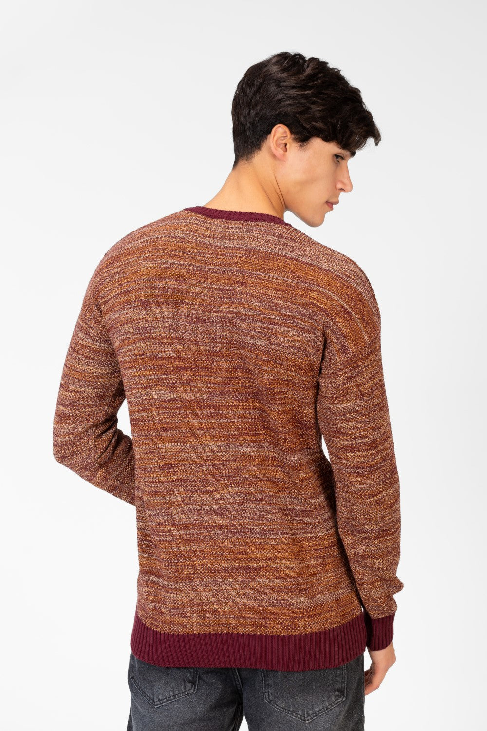 Men's Slim Fit Pullover With Round Neck