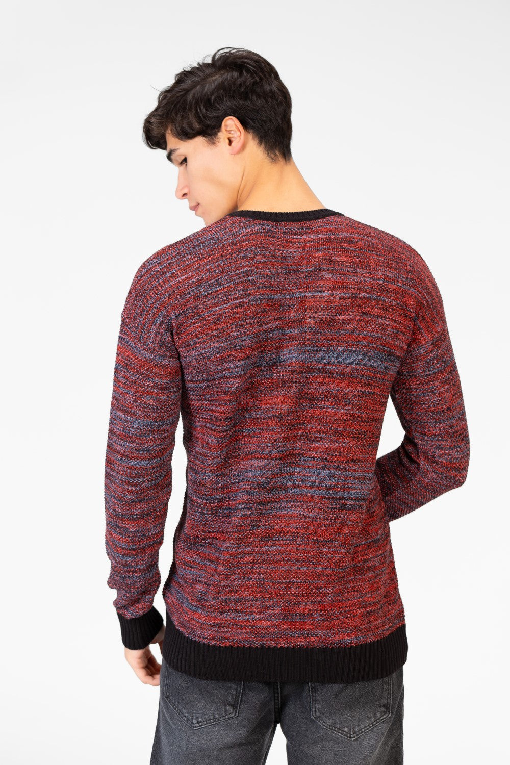 Men's Slim Fit Pullover With Round Neck