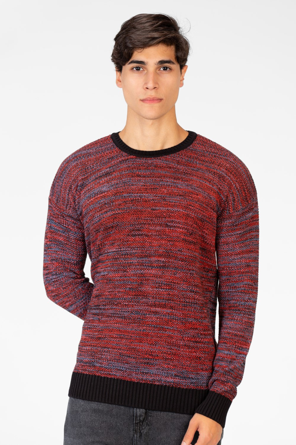 Men's Slim Fit Pullover With Round Neck