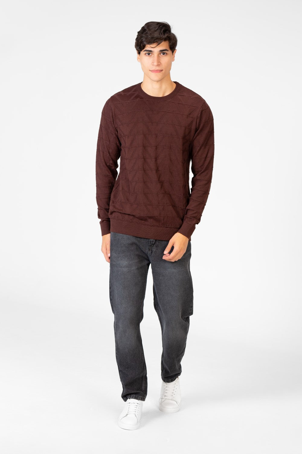 Men's Round Neck Pullover With Long Sleeves