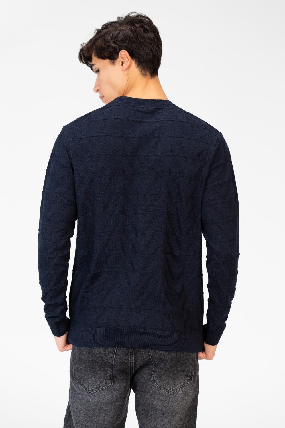 Men's Round Neck Pullover With Long Sleeves
