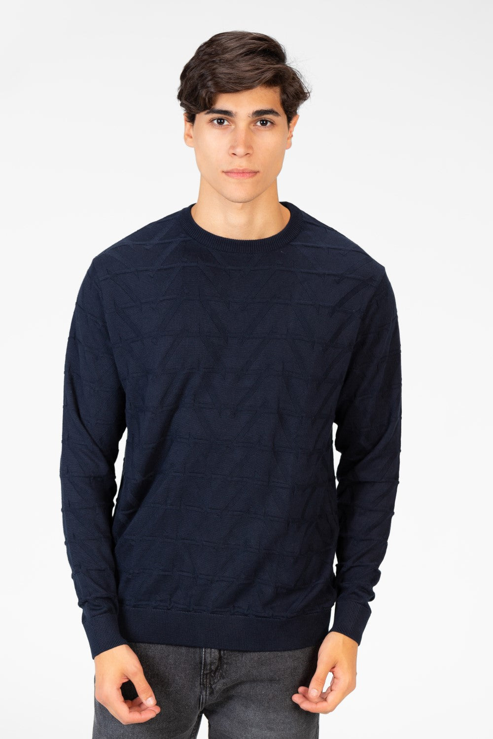 Men's Round Neck Pullover With Long Sleeves
