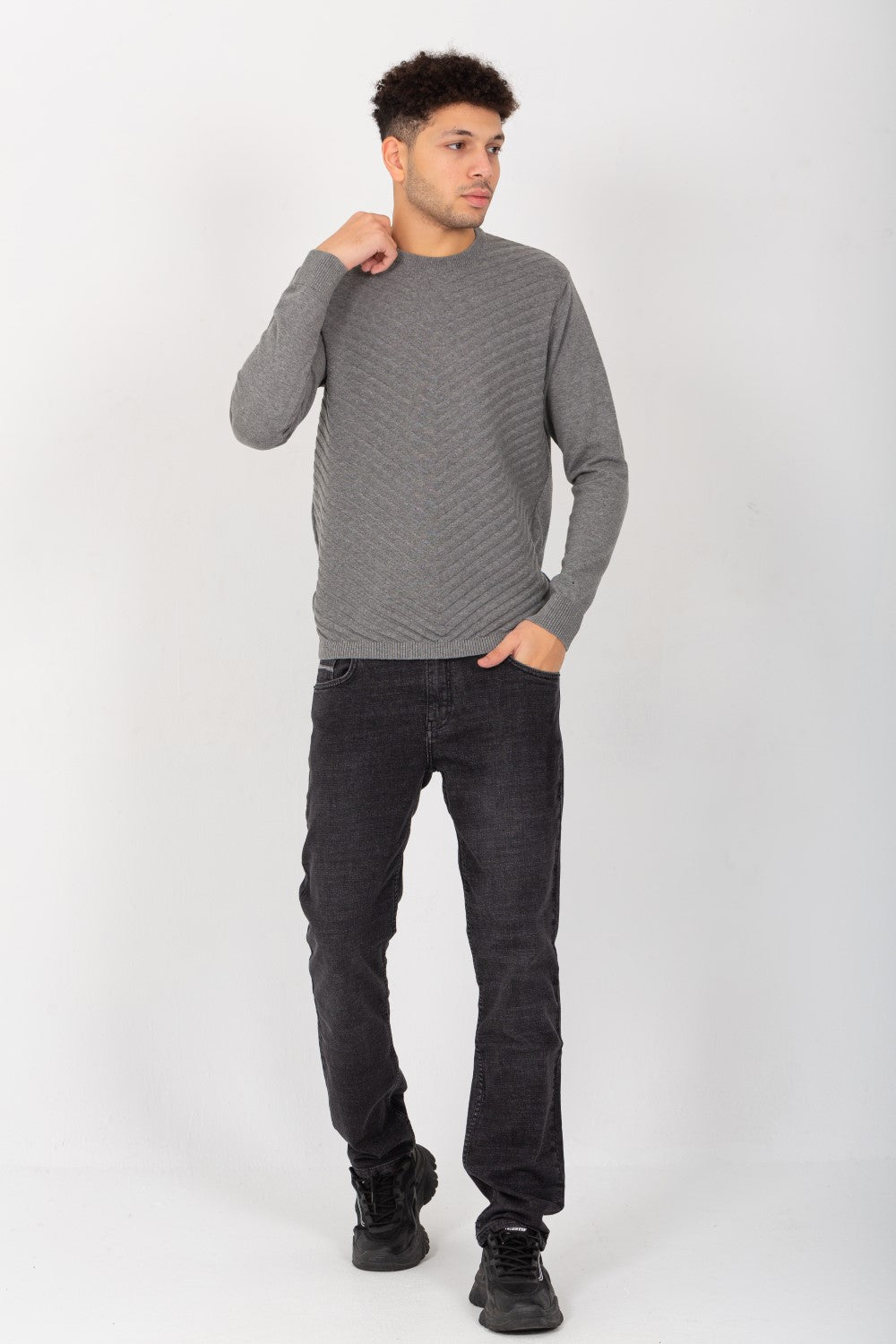 Men's Round Neck Made Of Comfort Wool With Designed Pattern Pullover