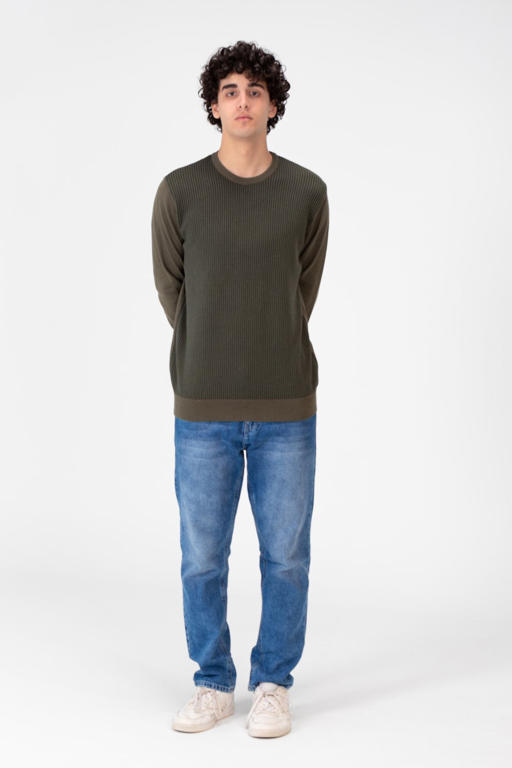 Men's Basic Pullover Made Of Cotton Material With A Round Neck And Long Sleeves