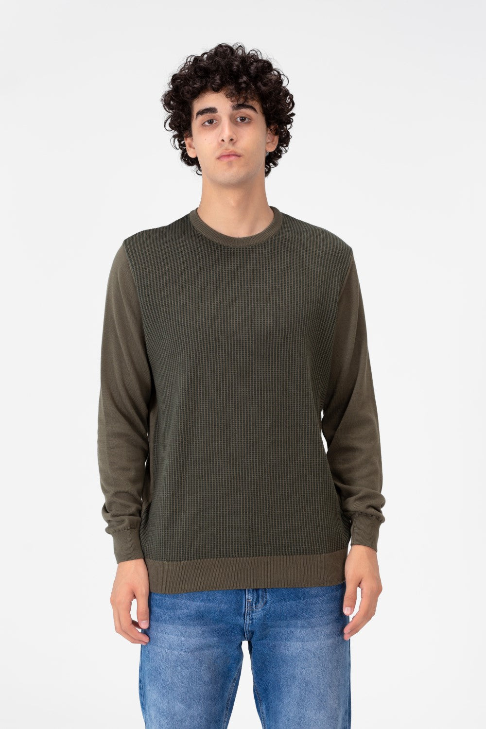 Men's Basic Pullover Made Of Cotton Material With A Round Neck And Long Sleeves