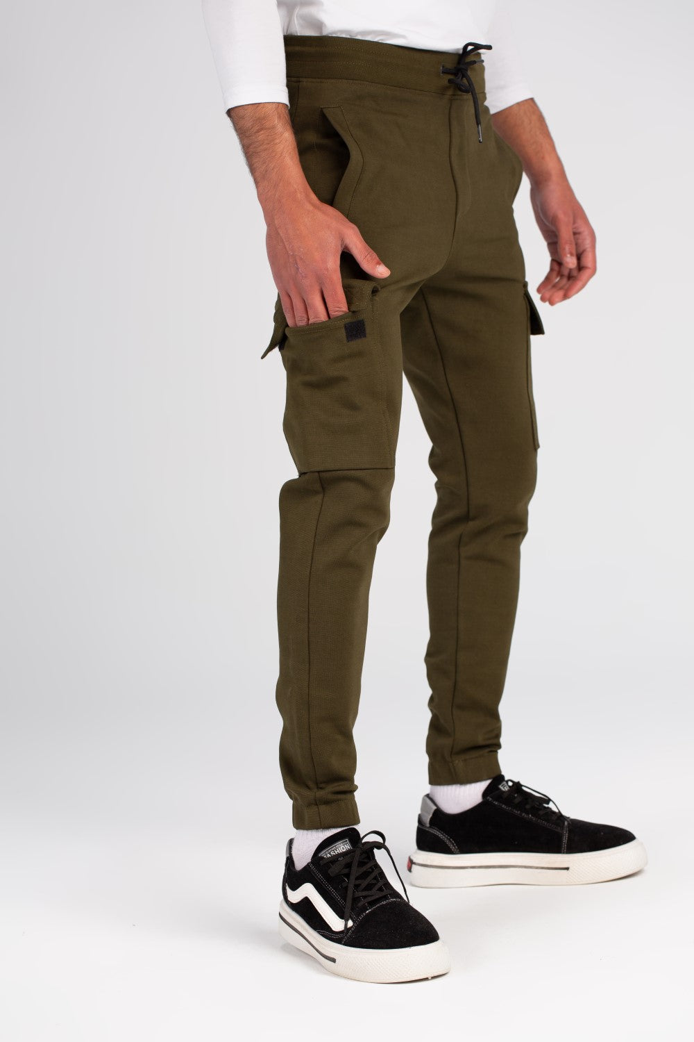 بنطال رياضي رجالي فضفاض بقصّة فريدة وقصّة ضيقة