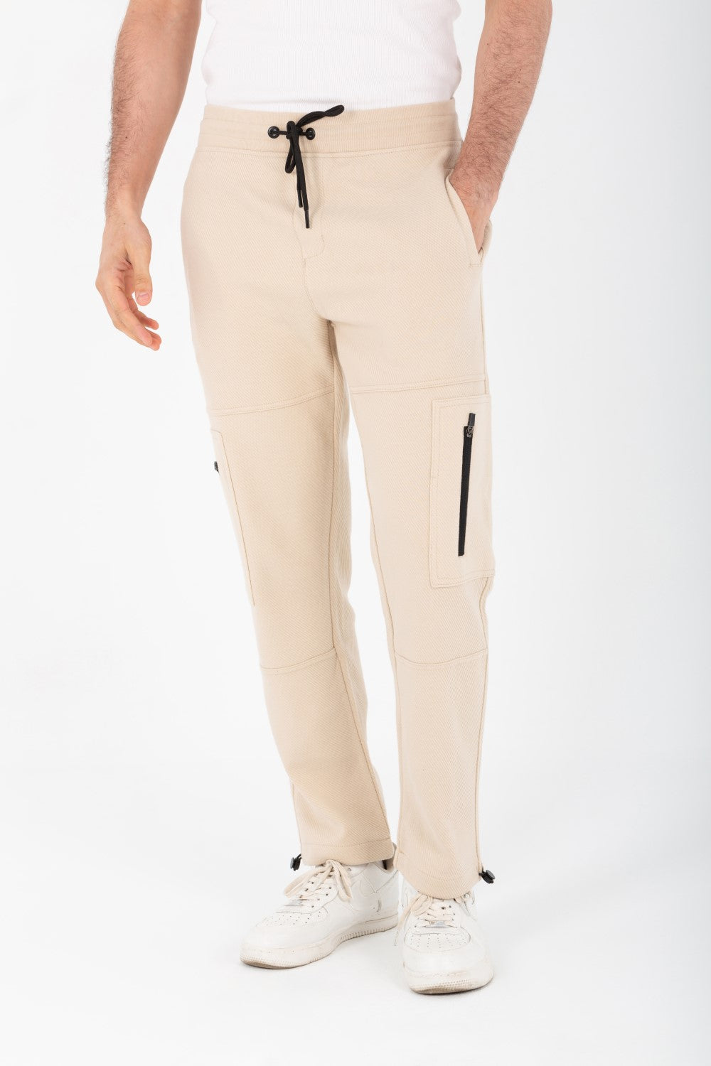 بنطلون رياضي رجالي بجيوب جانبية عصرية مصنوع من قطن ميلتون
