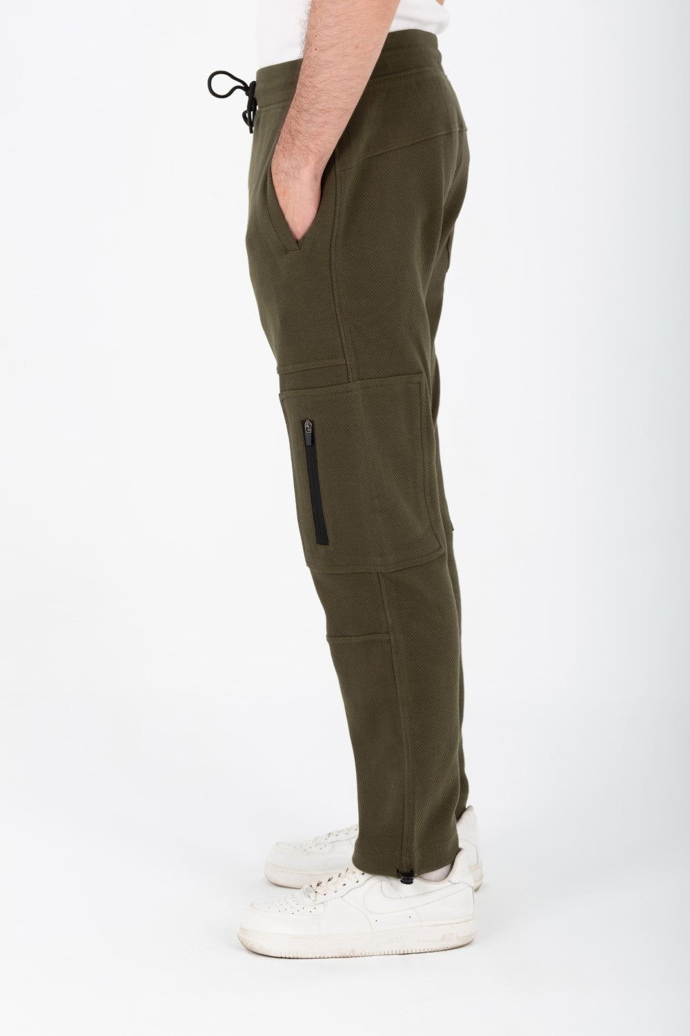 بنطلون رياضي رجالي بجيوب جانبية عصرية مصنوع من قطن ميلتون