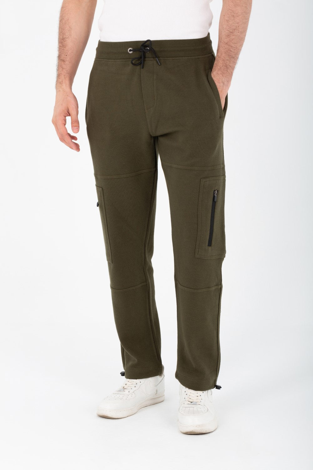 بنطلون رياضي رجالي بجيوب جانبية عصرية مصنوع من قطن ميلتون