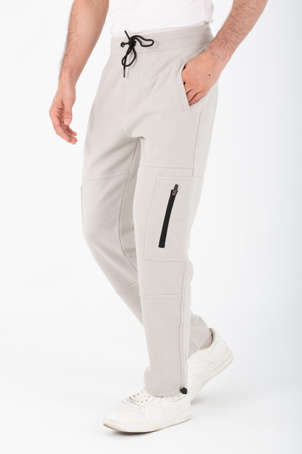 بنطلون رياضي رجالي بجيوب جانبية عصرية مصنوع من قطن ميلتون