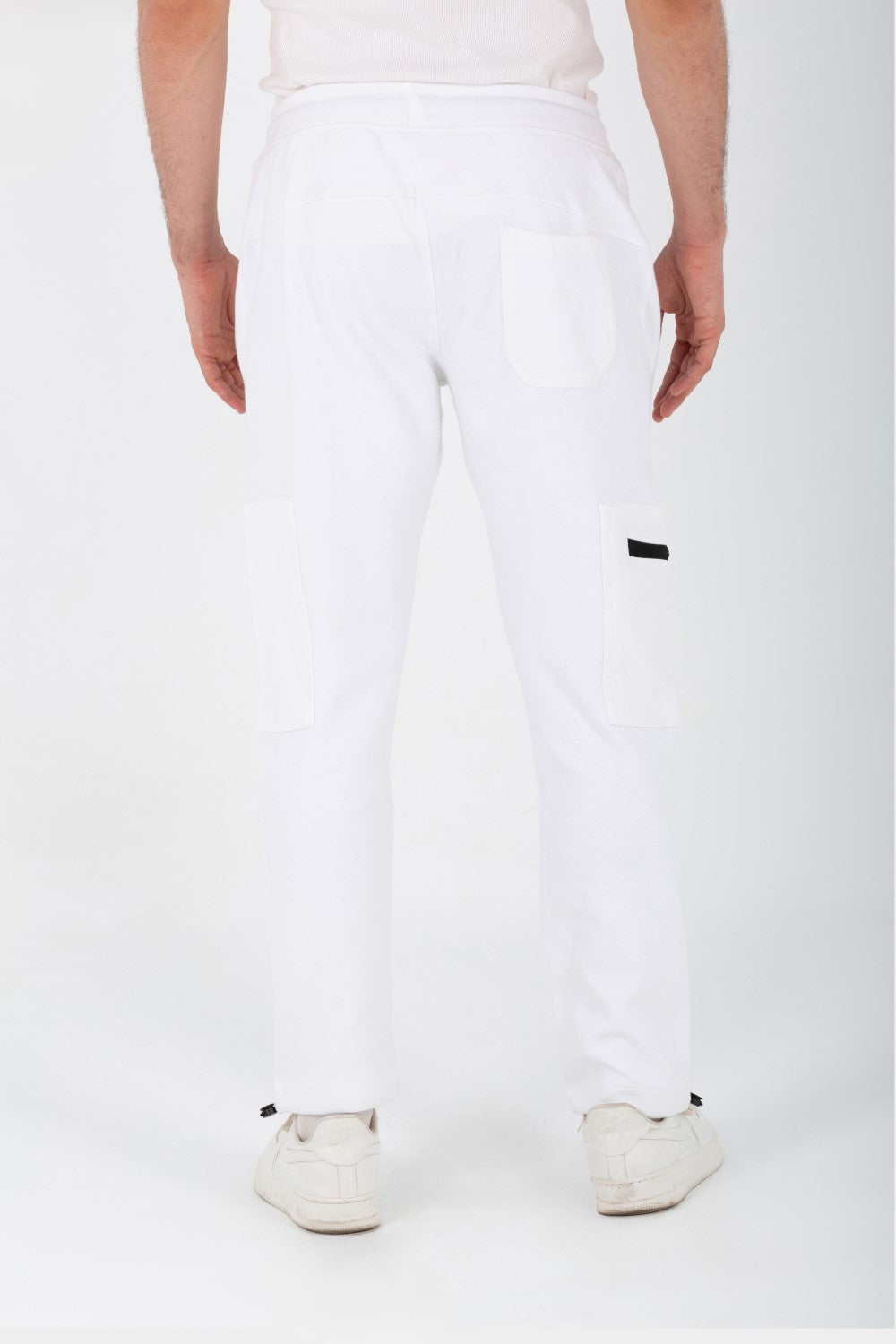 بنطلون رياضي رجالي بجيوب جانبية عصرية مصنوع من قطن ميلتون