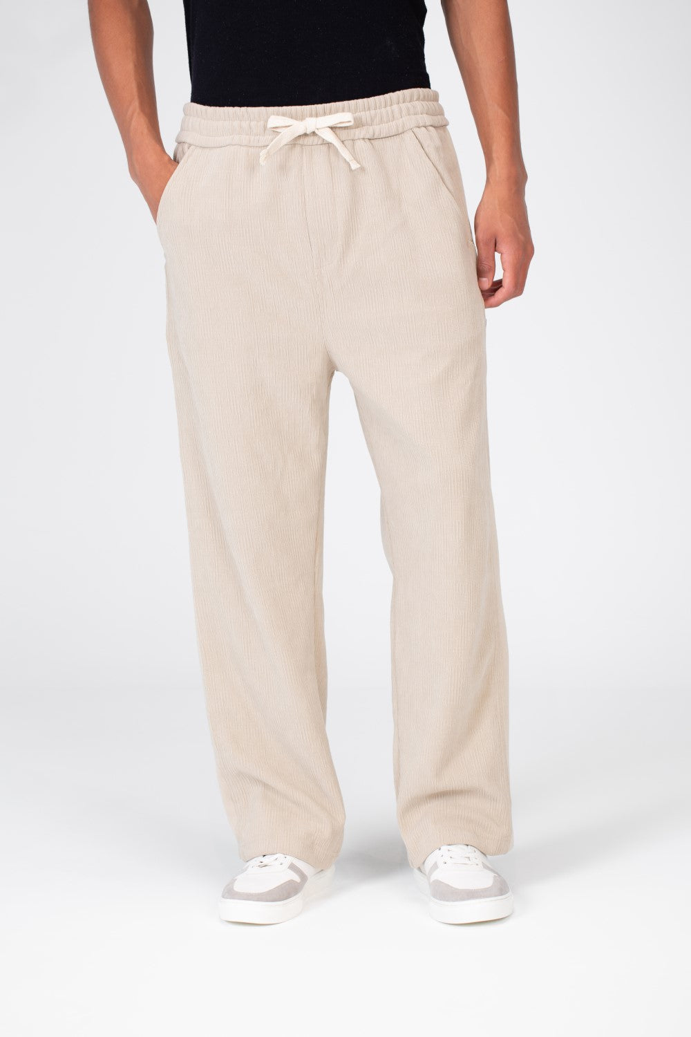 بنطال رياضي رجالي مخملي بحزام خصر مطاطي وقصة عصرية وجيب خلفي