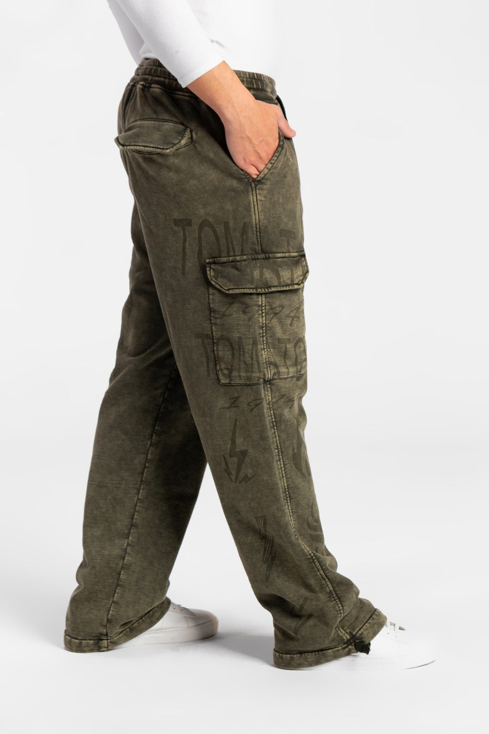 بنطال رياضي رجالي واسع الساق بحزام خصر مطاطي وجيوب جانبية