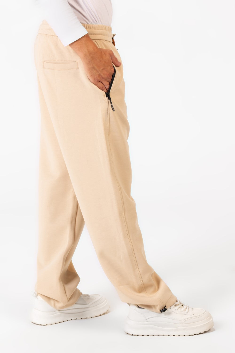 Men's Tomato Oversized Sweatpants With Elastic Waistband And Modern Zipper Pockets