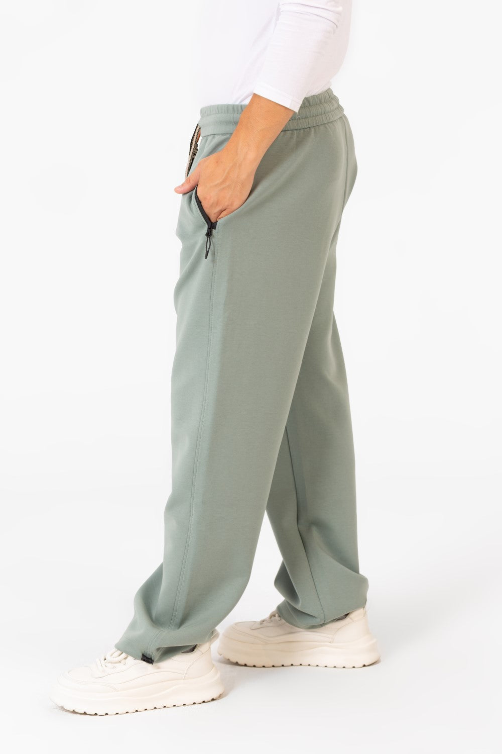 Men's Tomato Oversized Sweatpants With Elastic Waistband And Modern Zipper Pockets