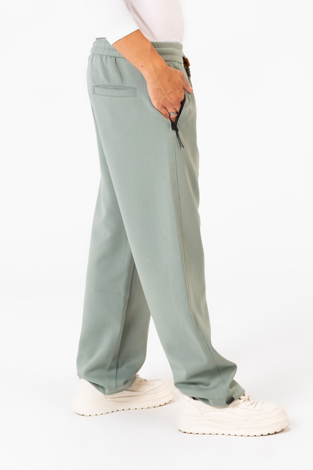 Men's Tomato Oversized Sweatpants With Elastic Waistband And Modern Zipper Pockets