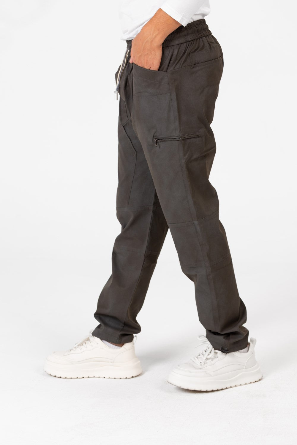 بنطلون رياضي رجالي كبير الحجم بحزام خصر مطاطي وجيوب عصرية بسحاب