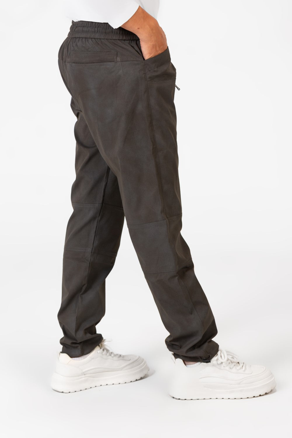 بنطلون رياضي رجالي كبير الحجم بحزام خصر مطاطي وجيوب عصرية بسحاب