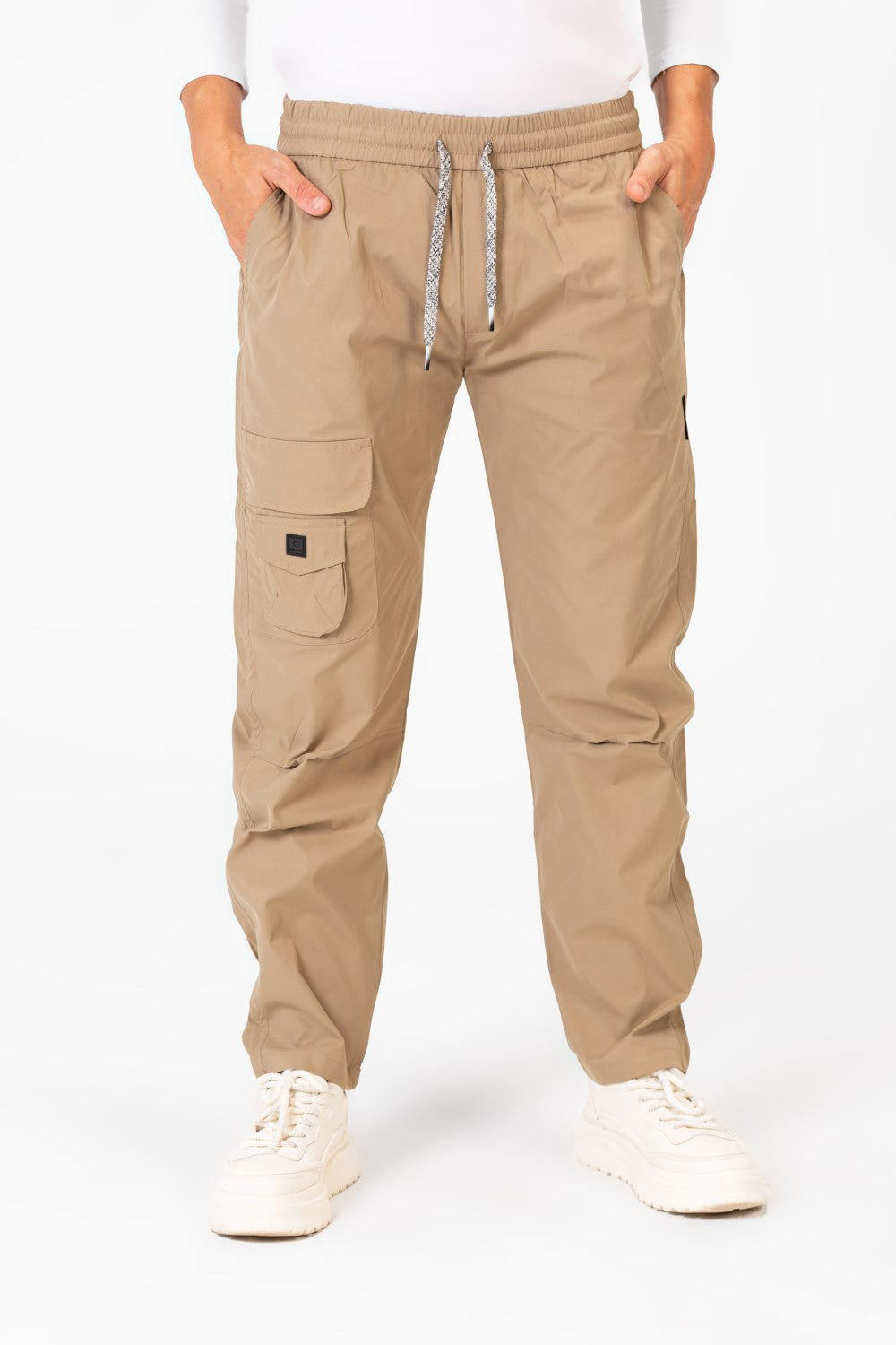 Men's Oversized Sweatpants With A Drawstring At The Middle And Modern Pockets