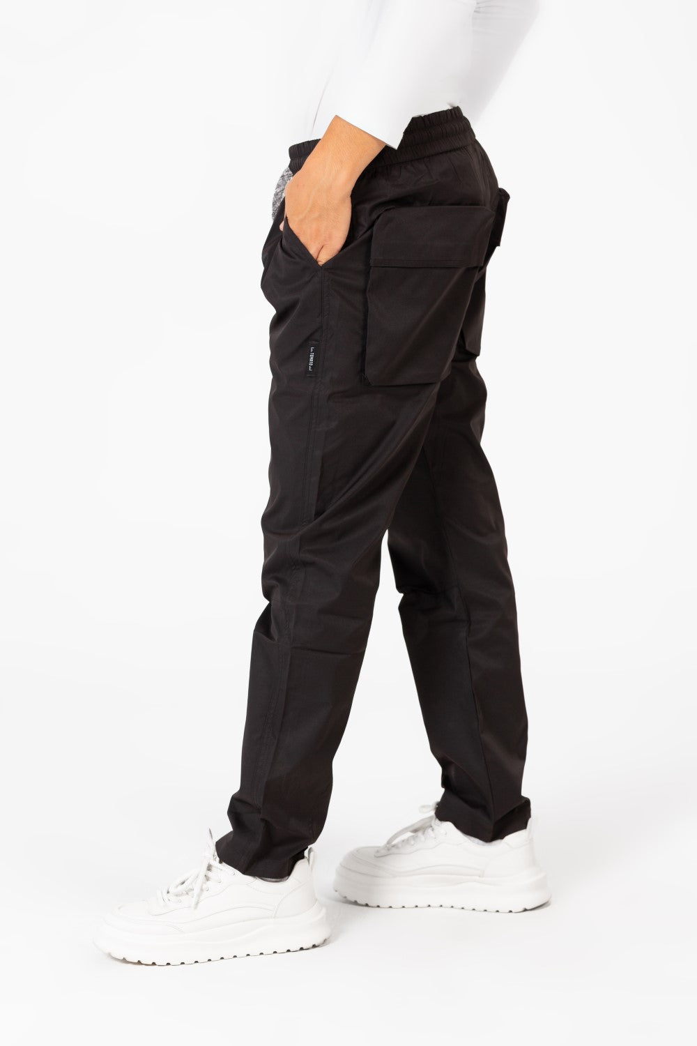 Men's Oversized Sweatpants With A Drawstring At The Middle And Modern Pockets