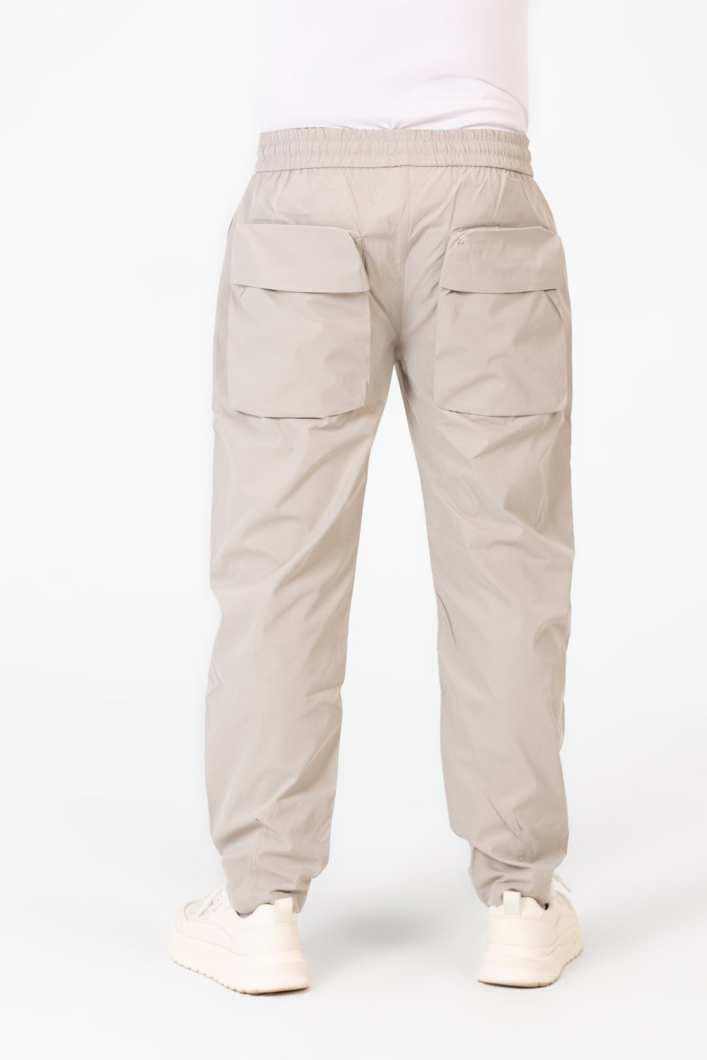 Men's Oversized Sweatpants With A Drawstring At The Middle And Modern Pockets